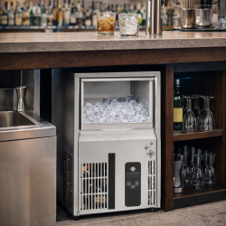 Produttore ghiaccio 30Kg /24ore sistema a spruzzo